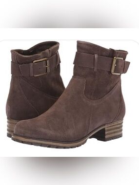Clarks Marana Amber women's taupe suede ankle boots 7